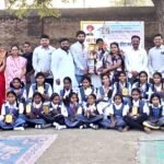 महात्मा फुले हायस्कूल येथे क्रीडा महोत्सवाचे बक्षीस वितरण !…  बक्षिस मिळाल्यानंतर मुला – मुलींच्या चेहऱ्यावरील आनंद अविस्मरणीय : ज्ञानेश्वर महाजन